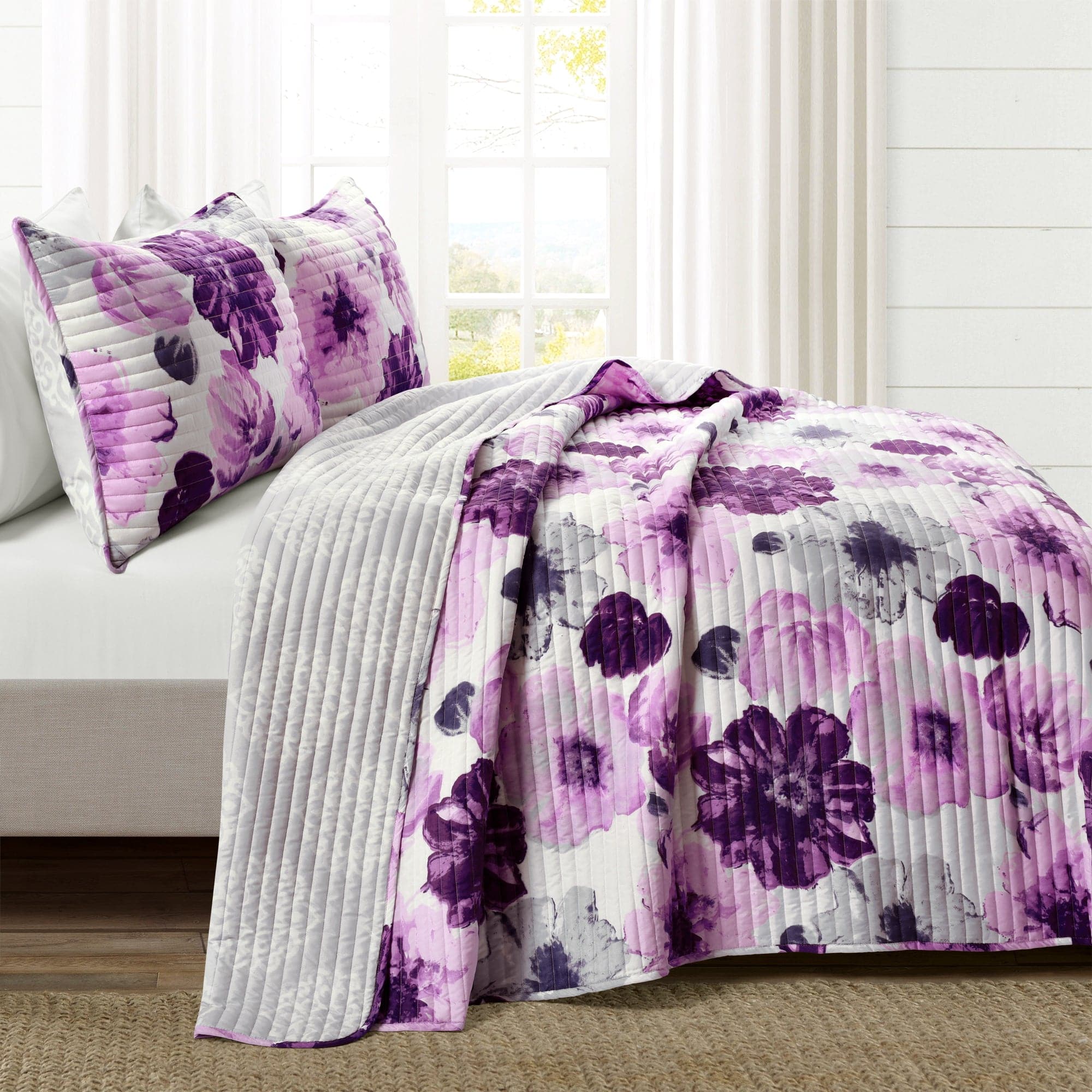 Leah Floral Reversible Quilt 3 Piece Set | Lush Decor | www