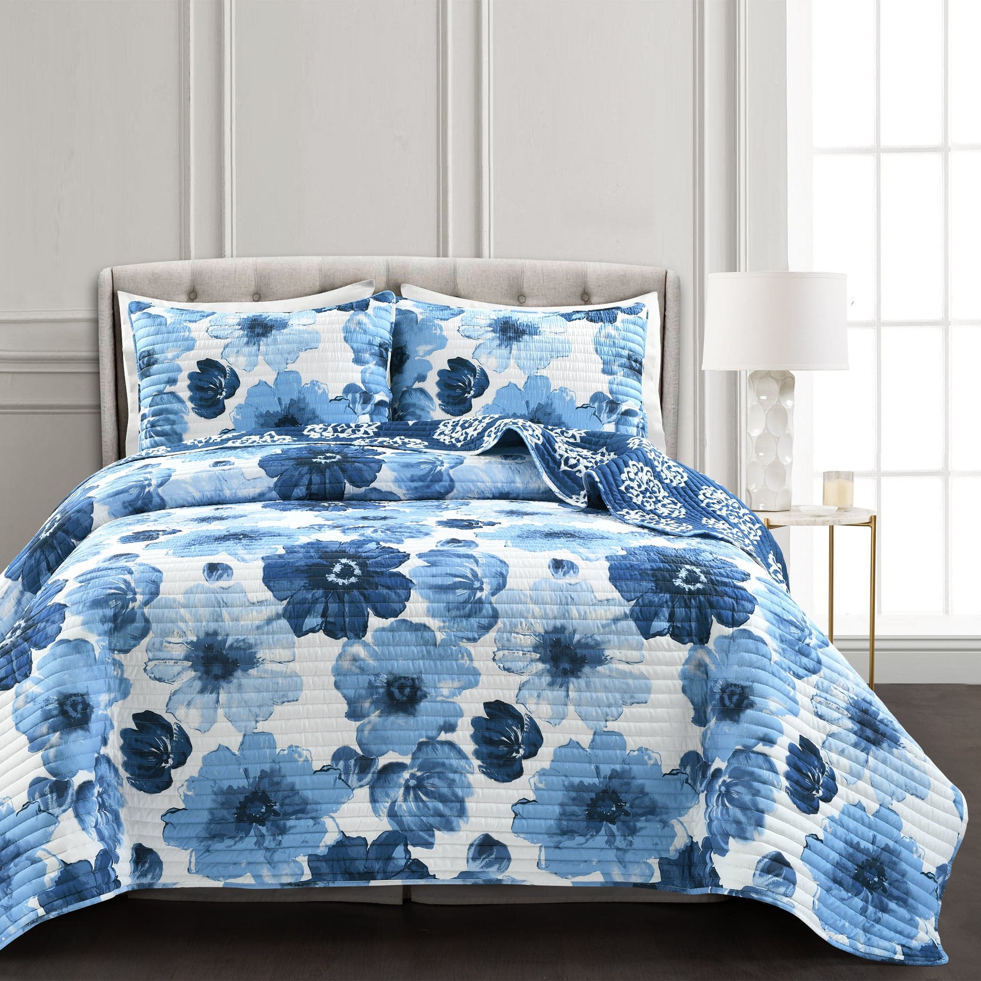 Leah Floral Reversible Quilt 3 Piece Set | Lush Decor | www