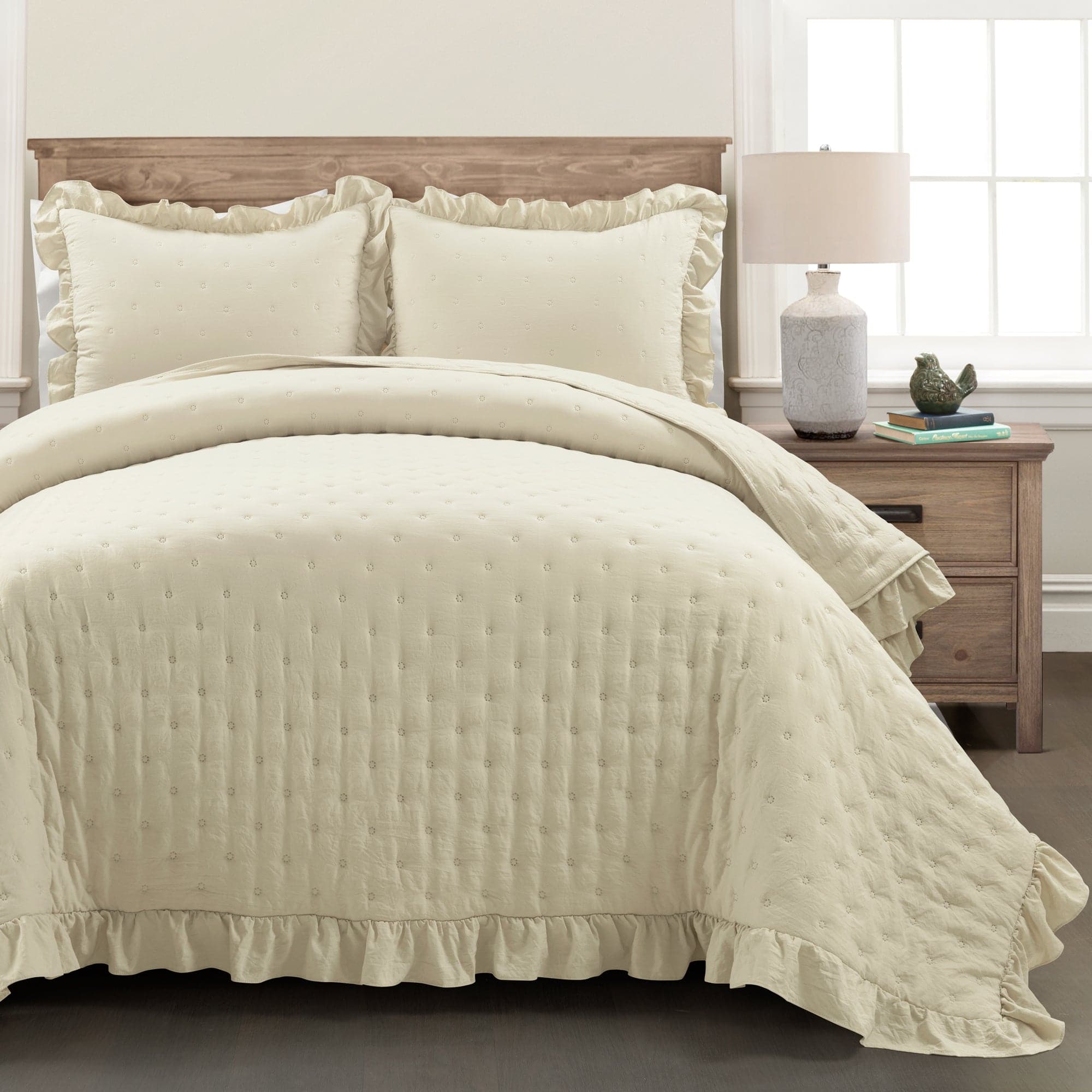 Reyna Ruffle Reversible Oversized 3 Piece Quilt Set | Lush Decor