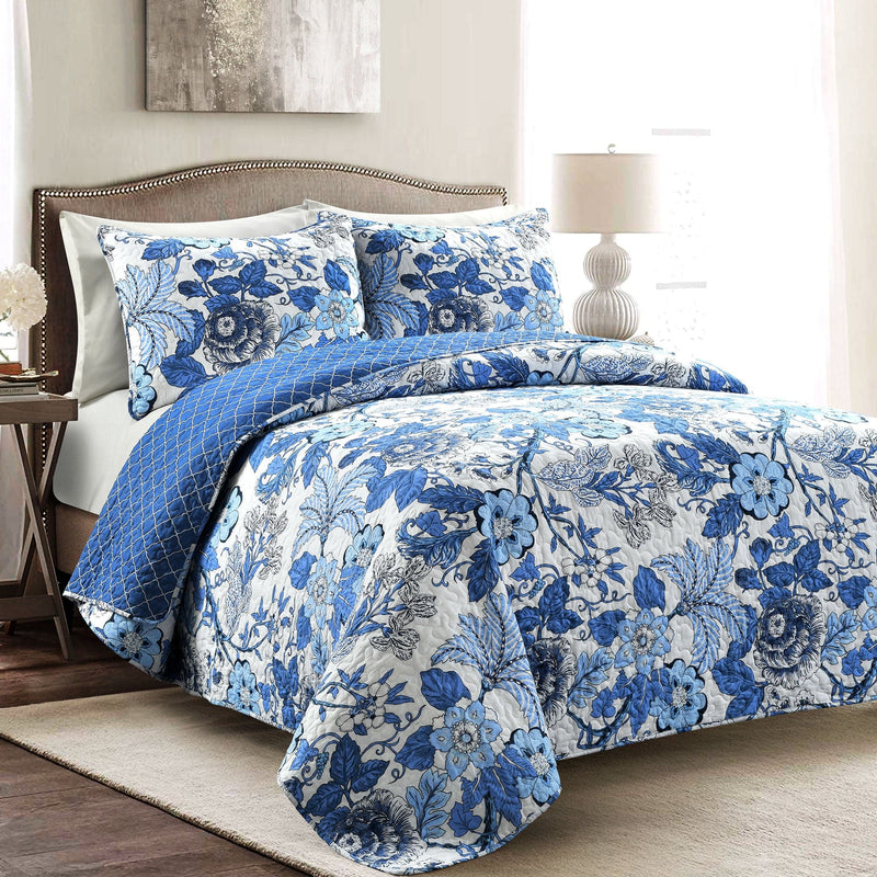 Affordable Bedding Online Lush Decor Www Lushdecor Com LushDecor   16T005440 SYDNEY 3 PC NAVY WHITE QUILT FULL QUEEN 848742097311 800x 