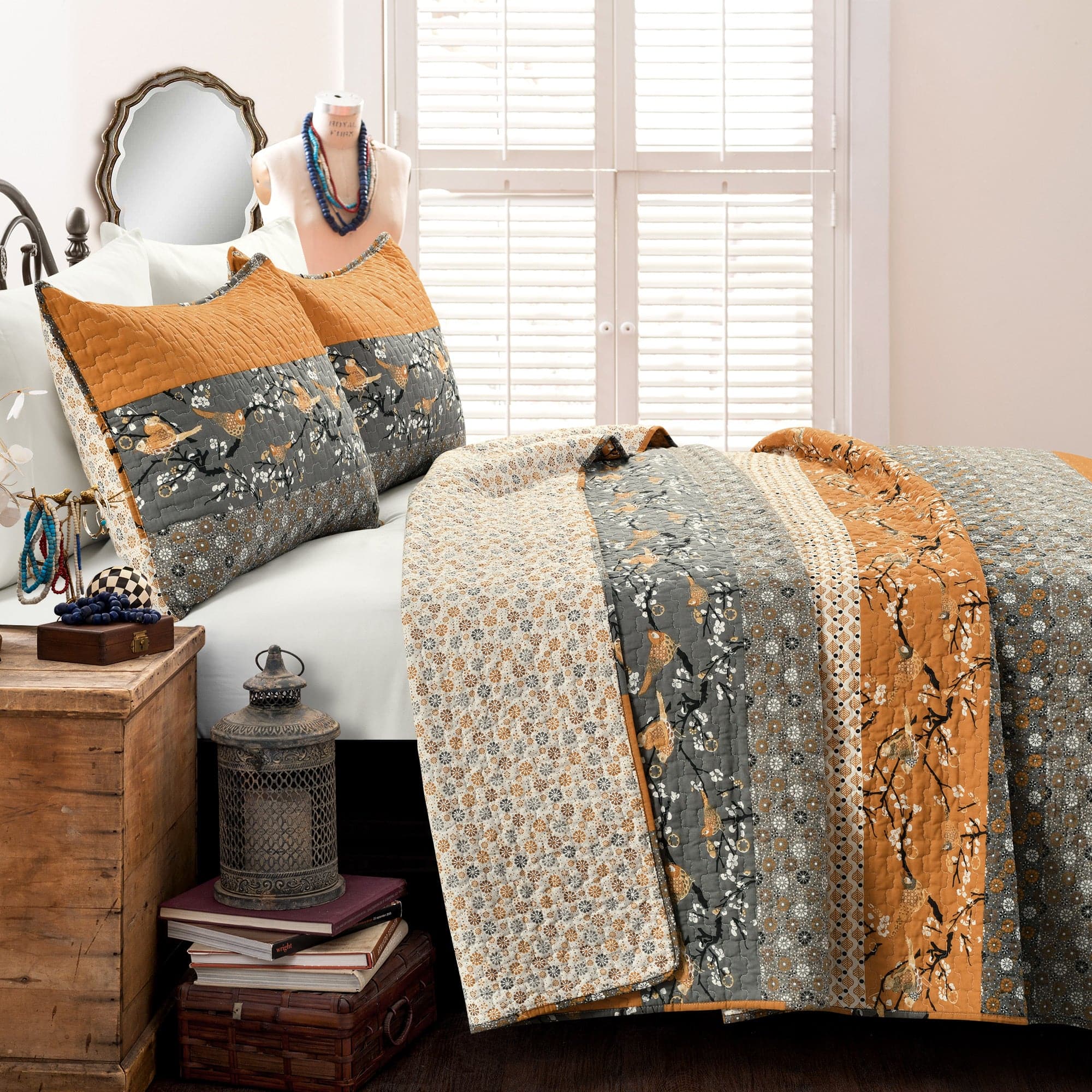 https://www.lushdecor.com/cdn/shop/products/16T005857-ROYAL-EMPIRE-3-PC-YELLOW-GRAY-QUILT-FULL-QUEEN-194938001410-ALT-1.jpg?v=1695413973